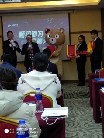 精品釉上彩牡丹瓷 精品釉上彩牡丹瓷